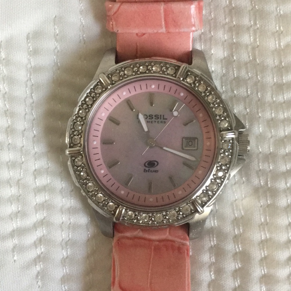 Pink Fossil Watch - Picture 2 of 4
